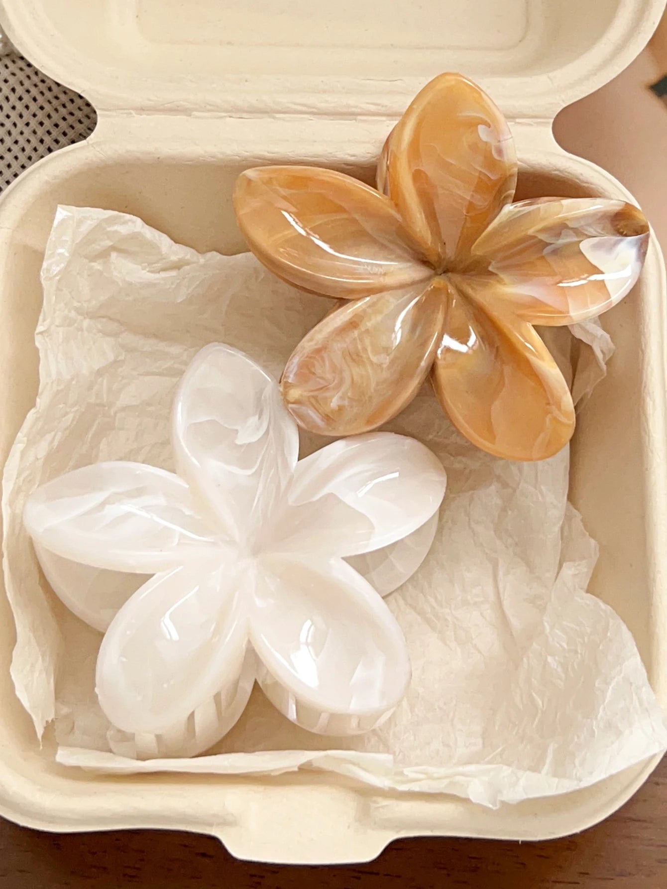 hawaiian flower claw clip