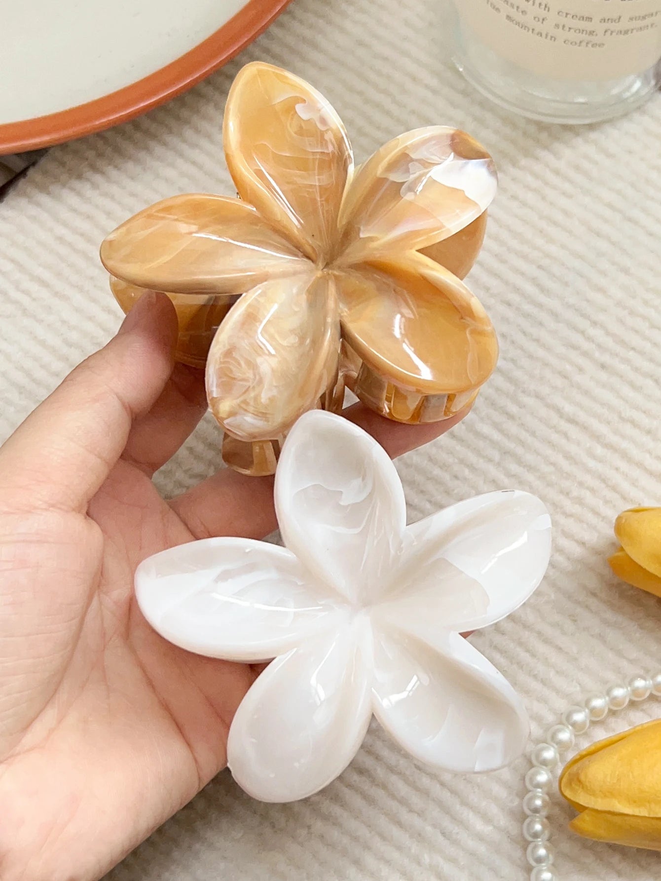 hawaiian flower claw clip