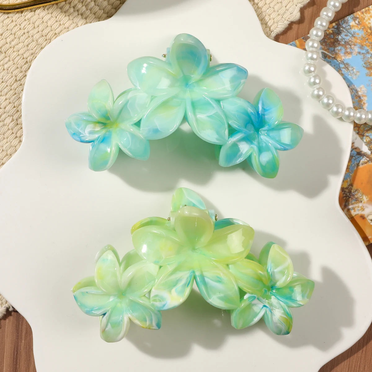 hawaiian flower claw clip
