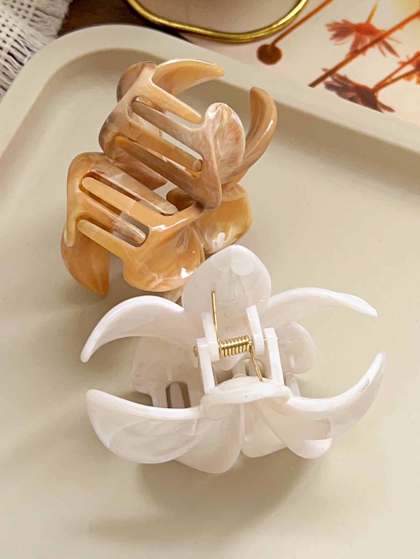 hawaiian flower claw clip