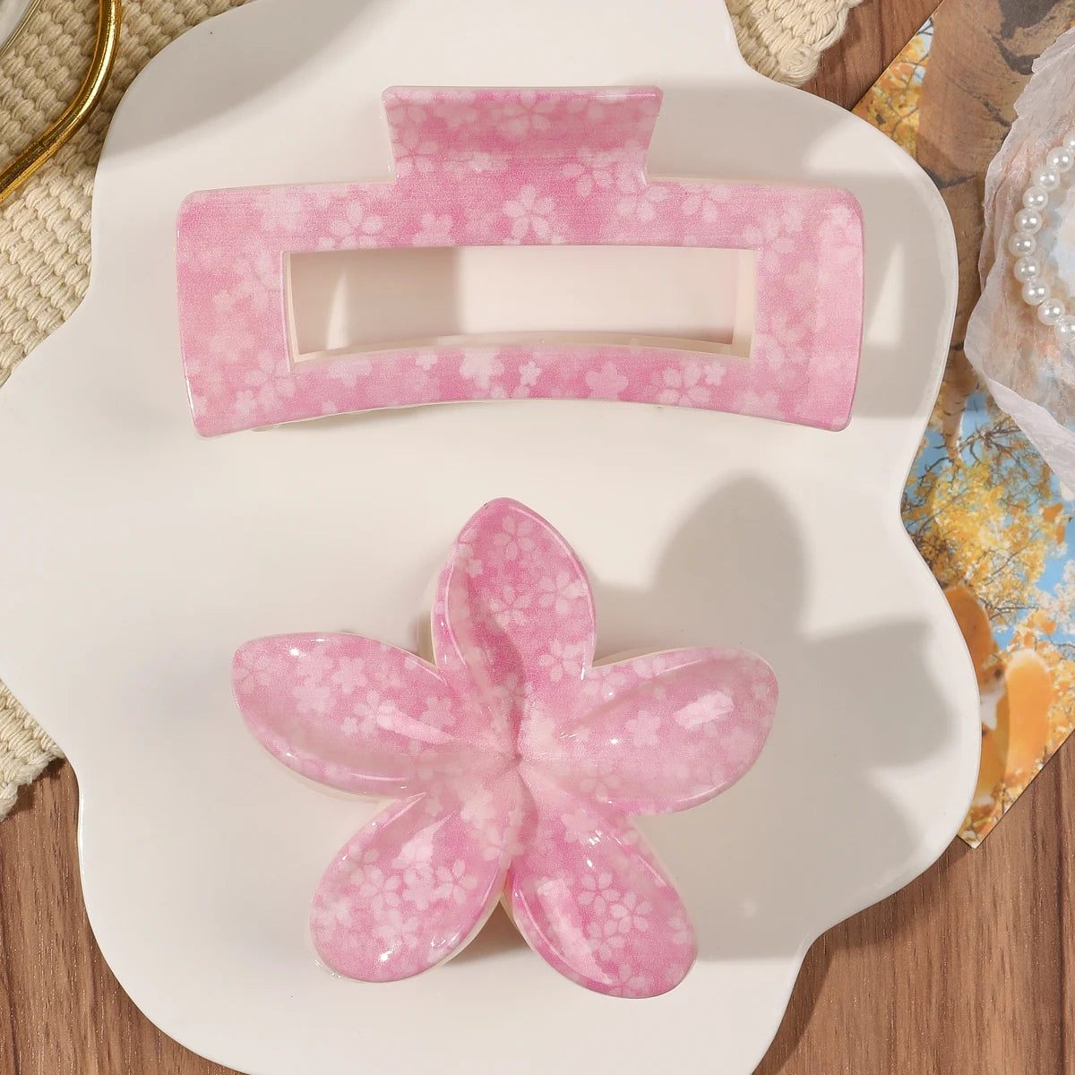 hawaiian flower claw clip