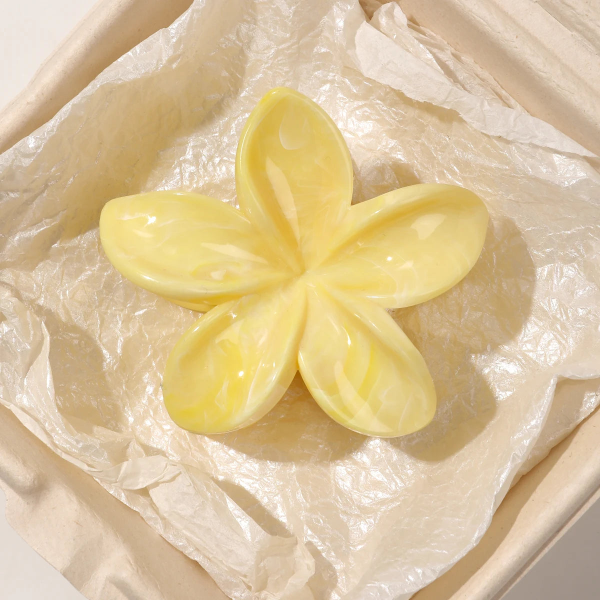 hawaiian flower claw clip