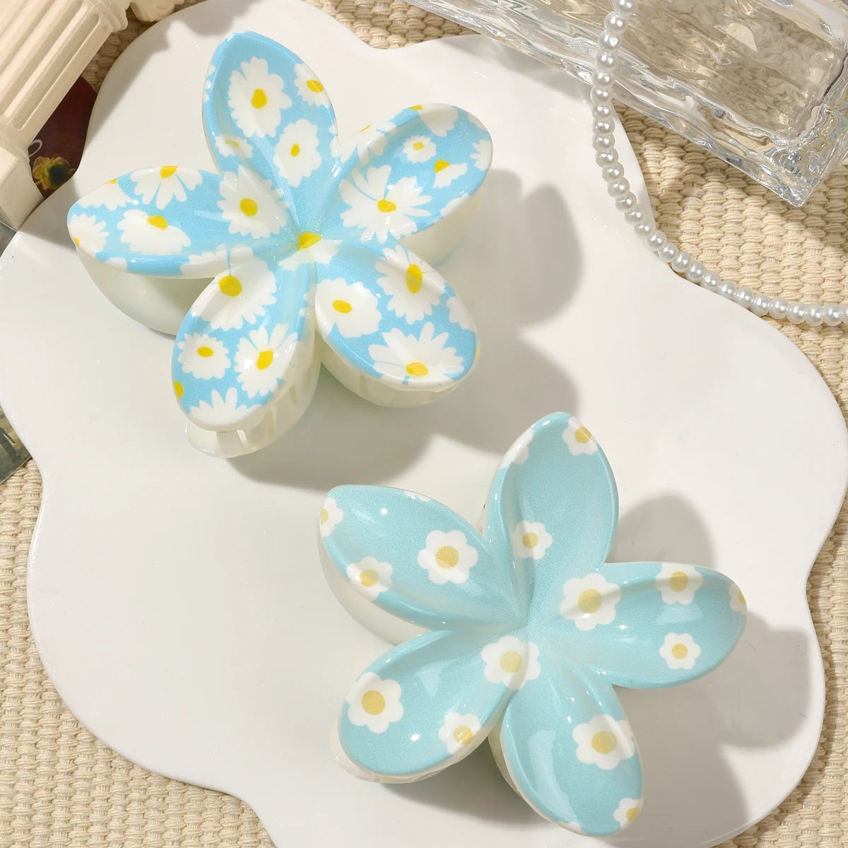 hawaiian flower claw clip